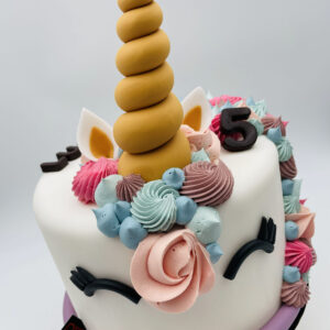 Gâteau événementiel avec pâte à sucre