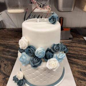 Gâteau événementiel sur présentoir